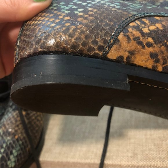 HOTIC Women's almond toe Snakeskin oxfords - Picture 5 of 10